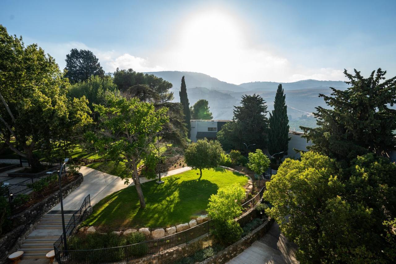 Kfar Giladi Hotel Екстериор снимка