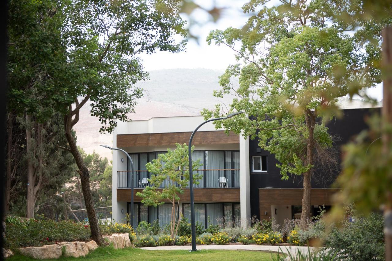 Kfar Giladi Hotel Екстериор снимка
