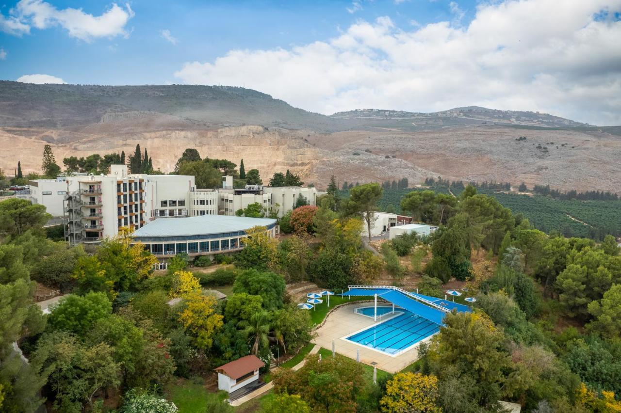 Kfar Giladi Hotel Екстериор снимка