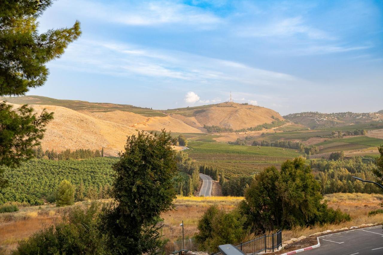 Kfar Giladi Hotel Екстериор снимка