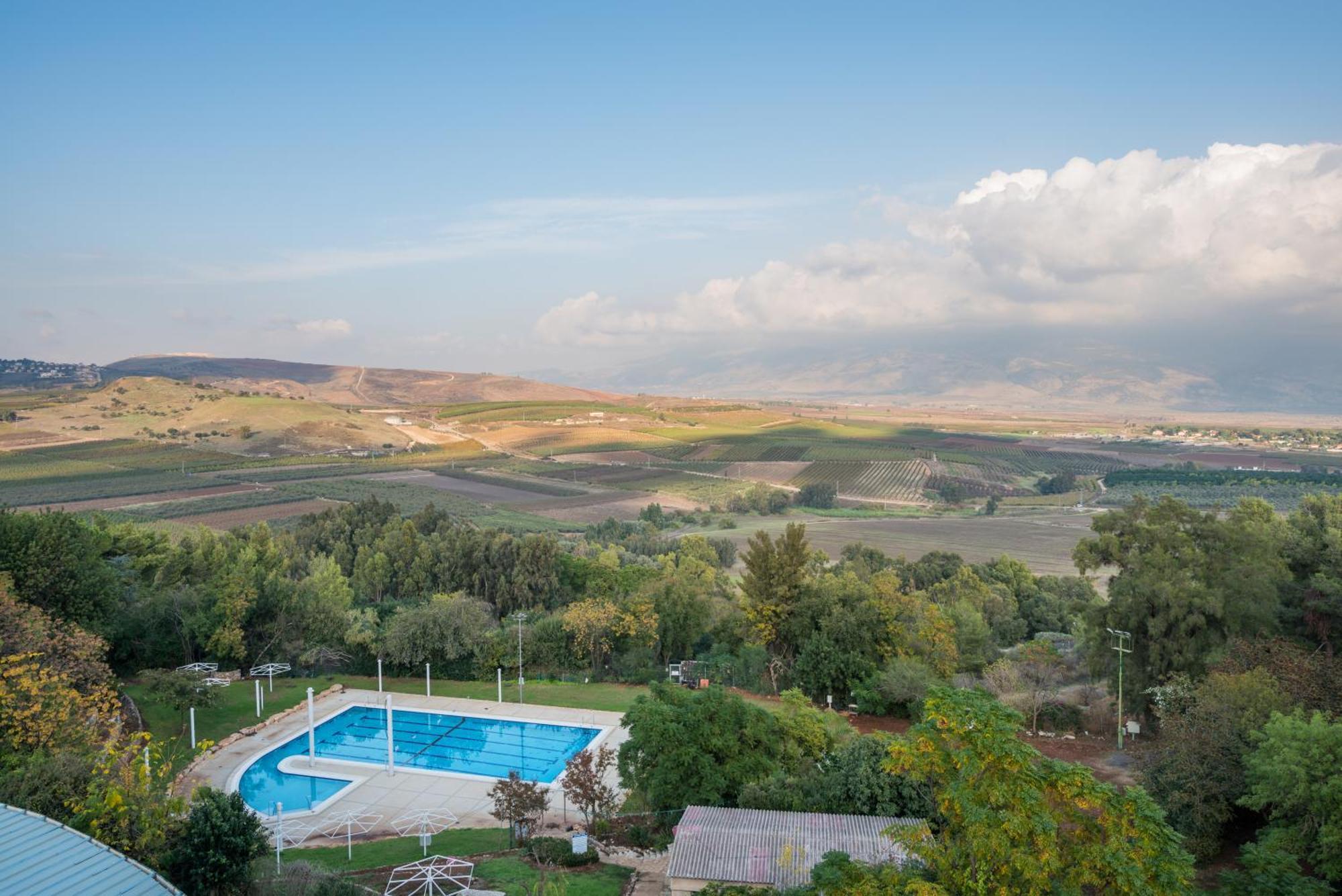 Kfar Giladi Hotel Екстериор снимка